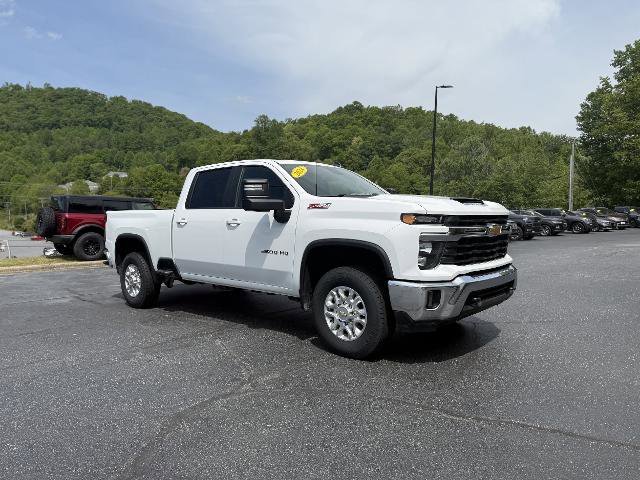 Used 2024 Chevrolet Silverado 2500 LT AWD/4WD image 5