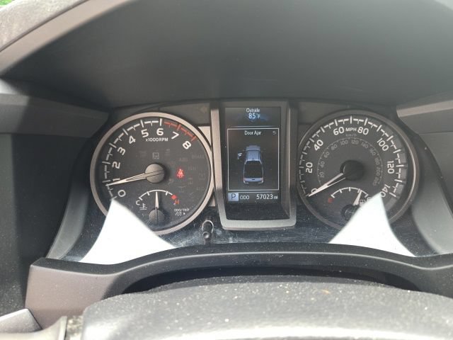Used 2022 Toyota Tacoma TRD Sport w/ Technology Package AWD/4WD image 6
