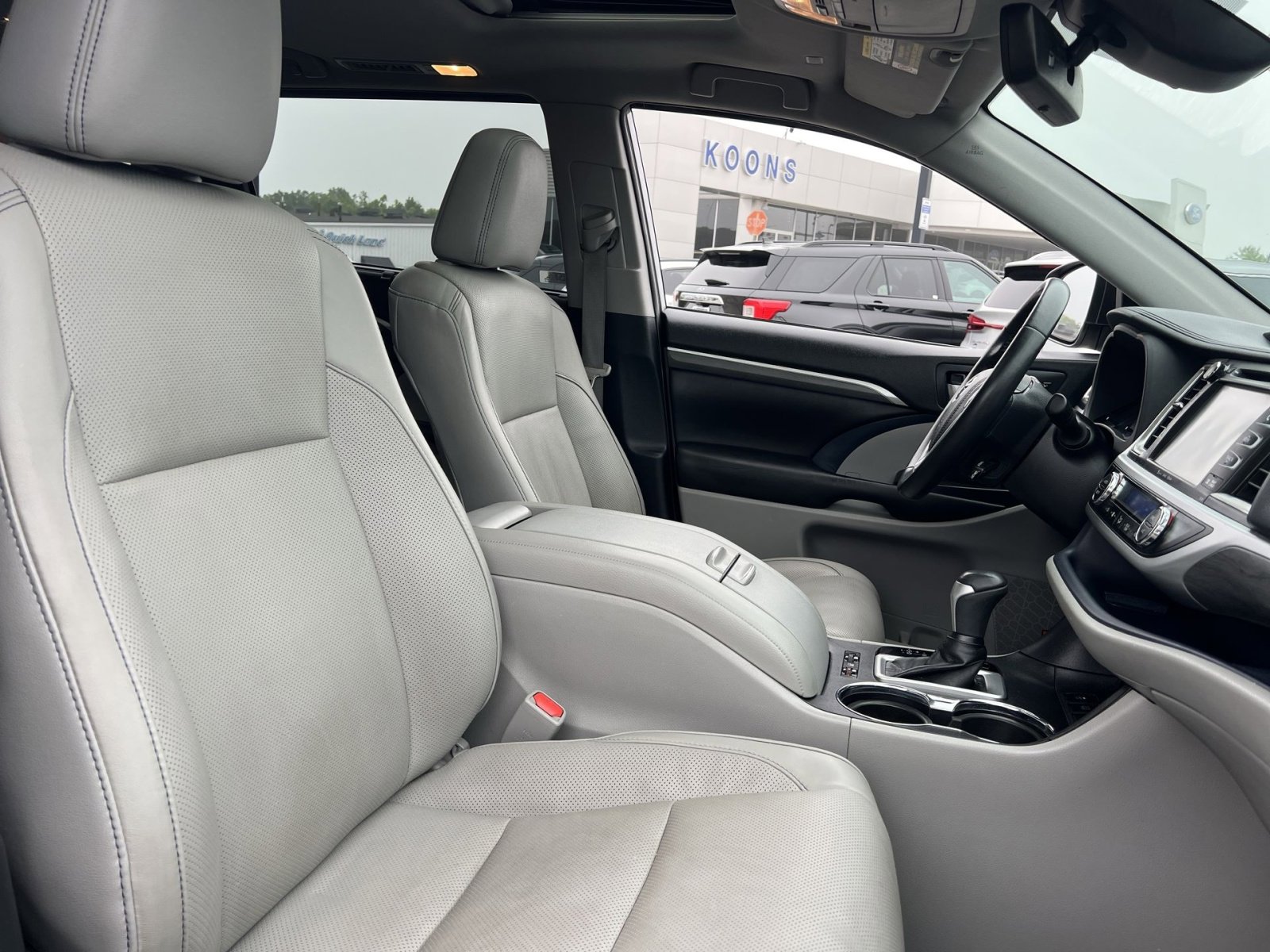 Used 2019 Toyota Highlander Limited AWD/4WD image 35