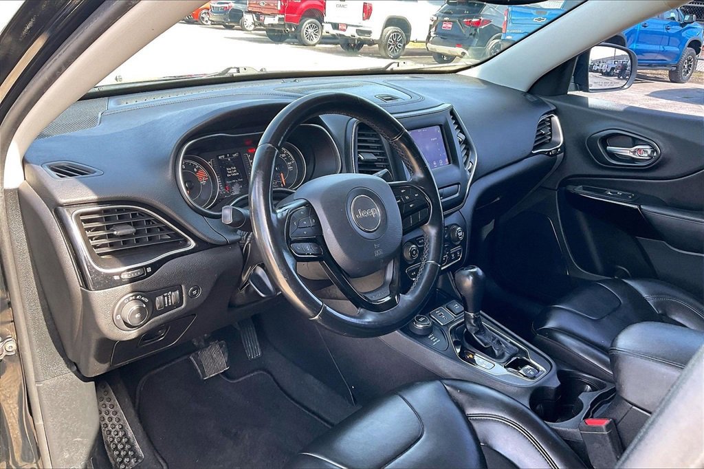 Used 2020 Jeep Cherokee Latitude Plus image 14