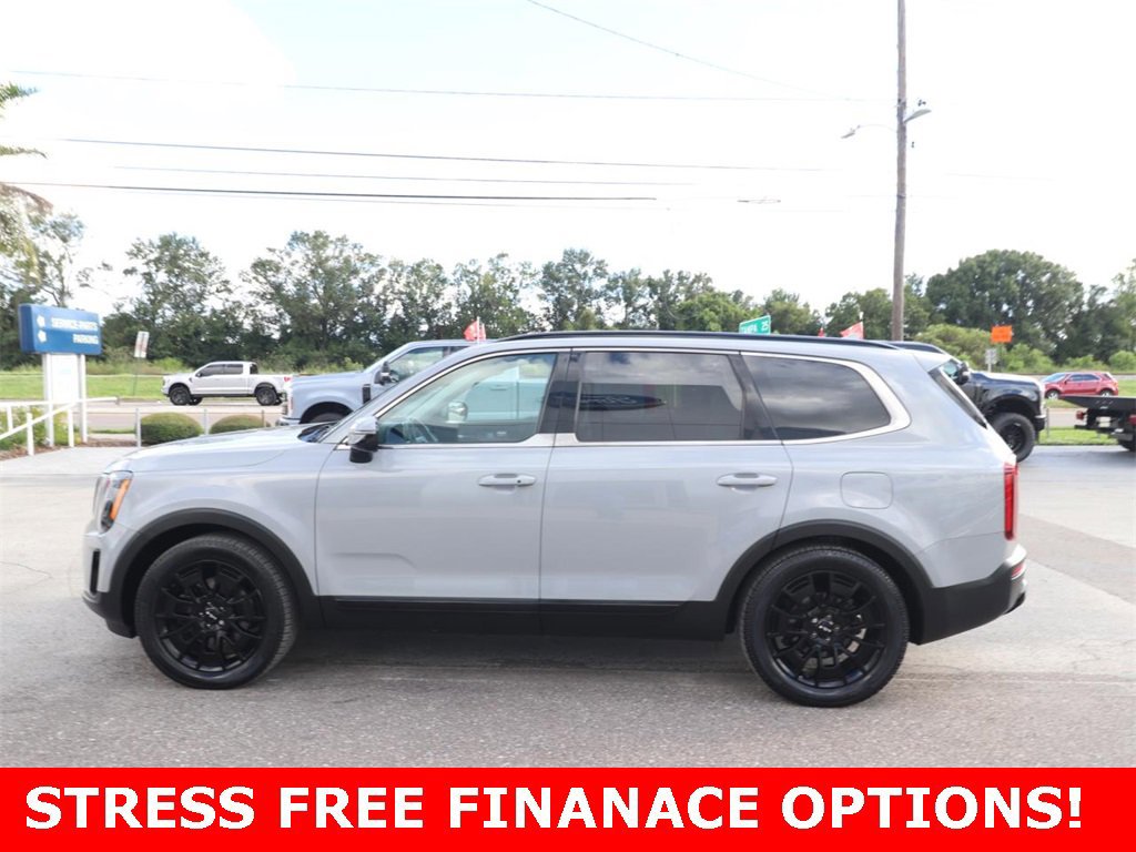 Used 2022 Kia Telluride SX w/ SX Prestige Package image 2