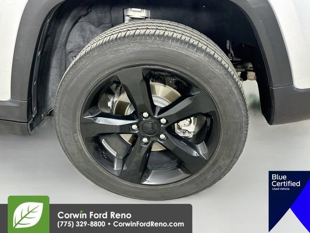 Used 2024 Jeep Grand Cherokee Altitude AWD/4WD image 36