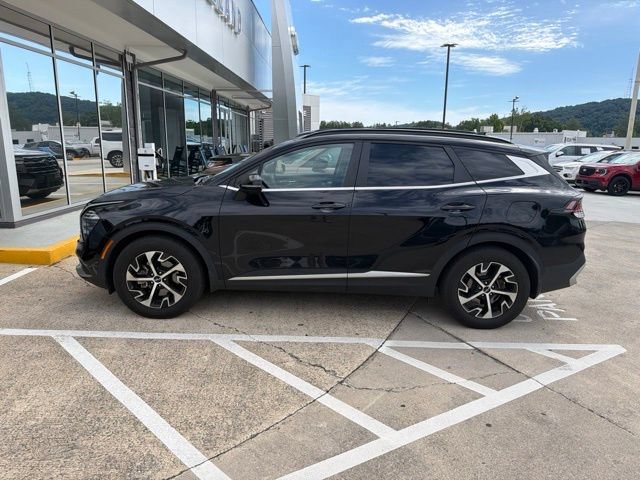 Used 2025 Kia Sportage EX w/ Premium Package FWD image 3