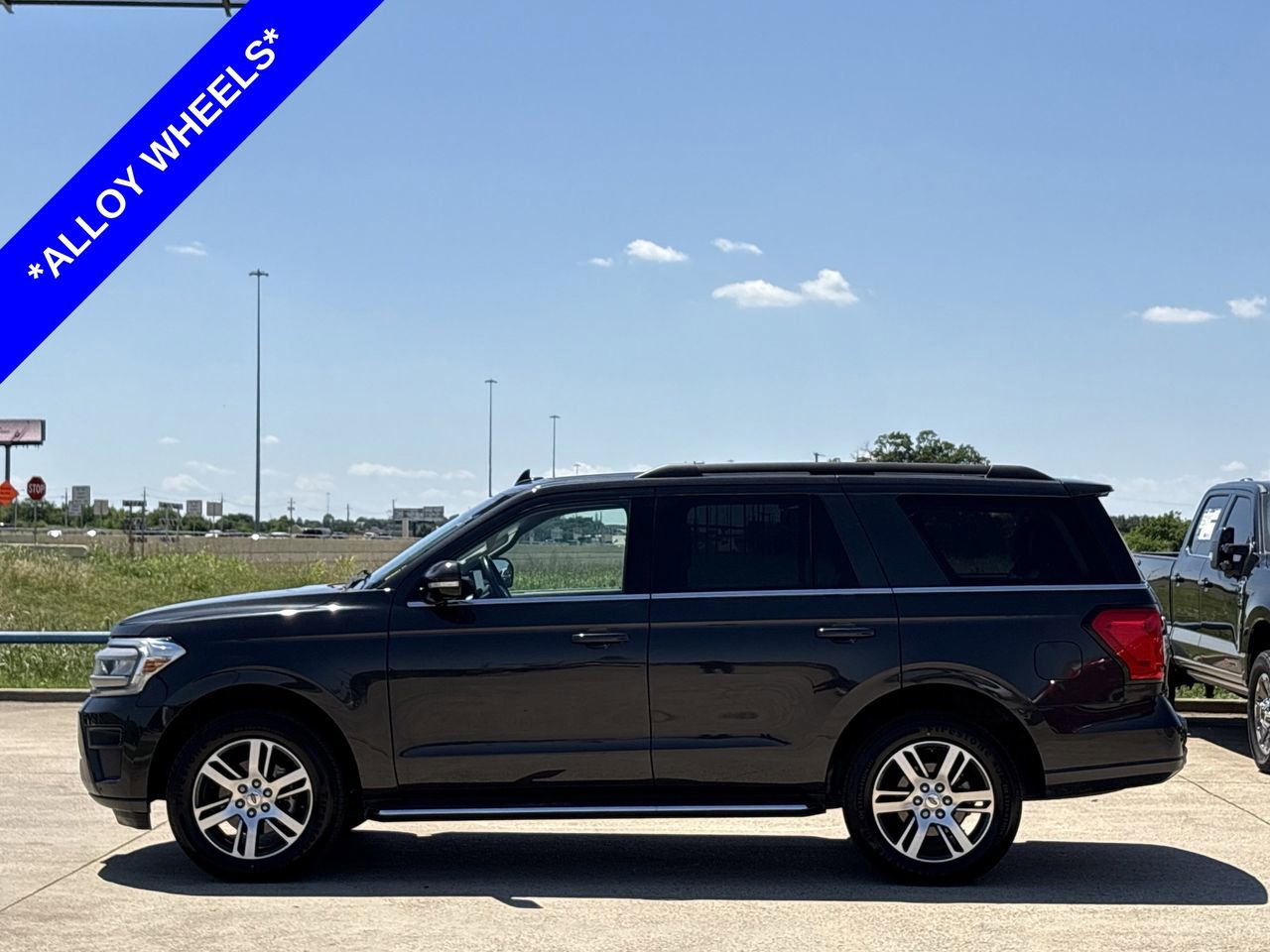 Certified 2022 Ford Expedition XLT AWD/4WD image 3