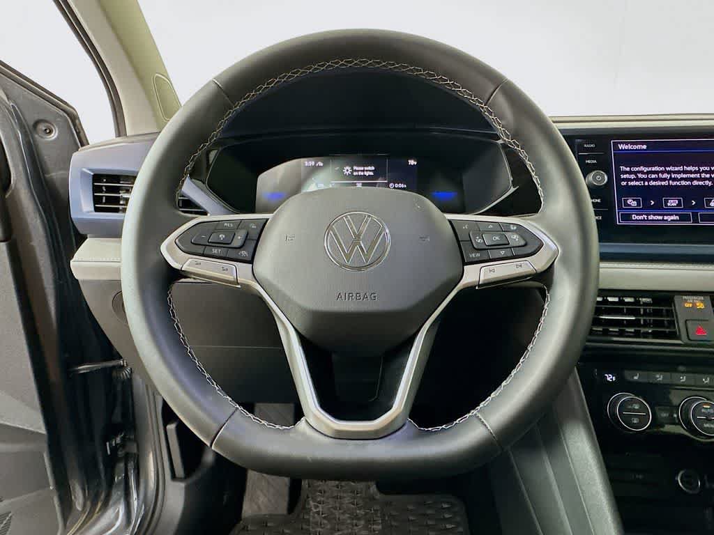 Used 2024 Volkswagen Taos SE w/ Panoramic Sunroof Package AWD/4WD image 16