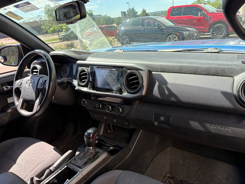 Used 2017 Toyota Tacoma TRD Off-Road w/ Tow Package RWD image 31