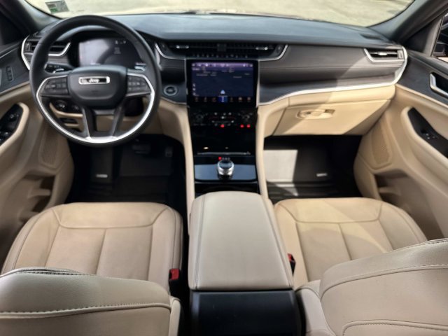 Used 2023 Jeep Grand Cherokee L Limited w/ Luxury Tech Group II RWD image 18