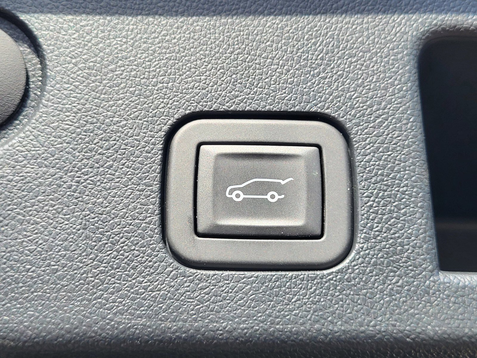 Used 2025 Chevrolet Equinox LT w/ Convenience Package II image 31