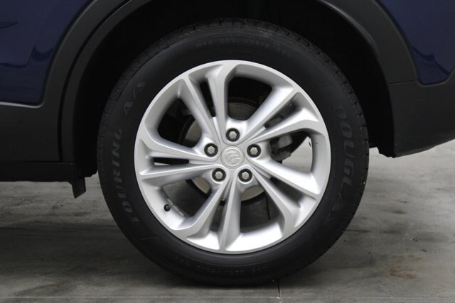 Used 2023 Buick Encore GX Preferred w/ Cold Weather Comfort Package FWD image 17