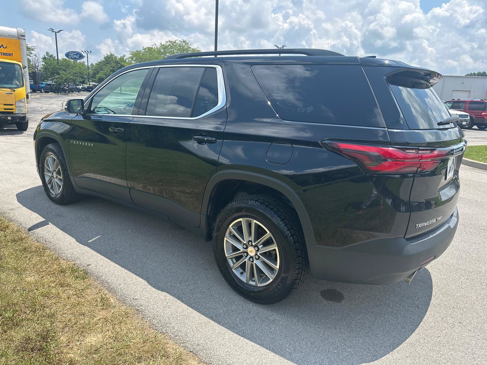 Used 2023 Chevrolet Traverse LT AWD/4WD image 12