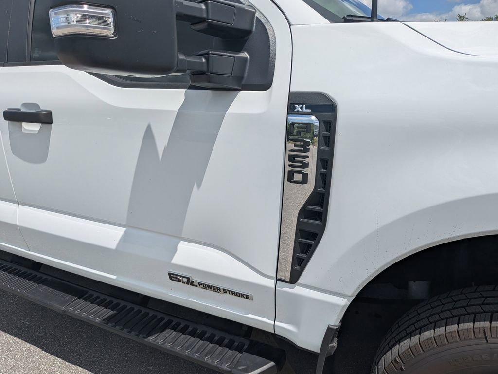 Certified 2025 Ford F350 XL w/ XL Chrome Package AWD/4WD image 9