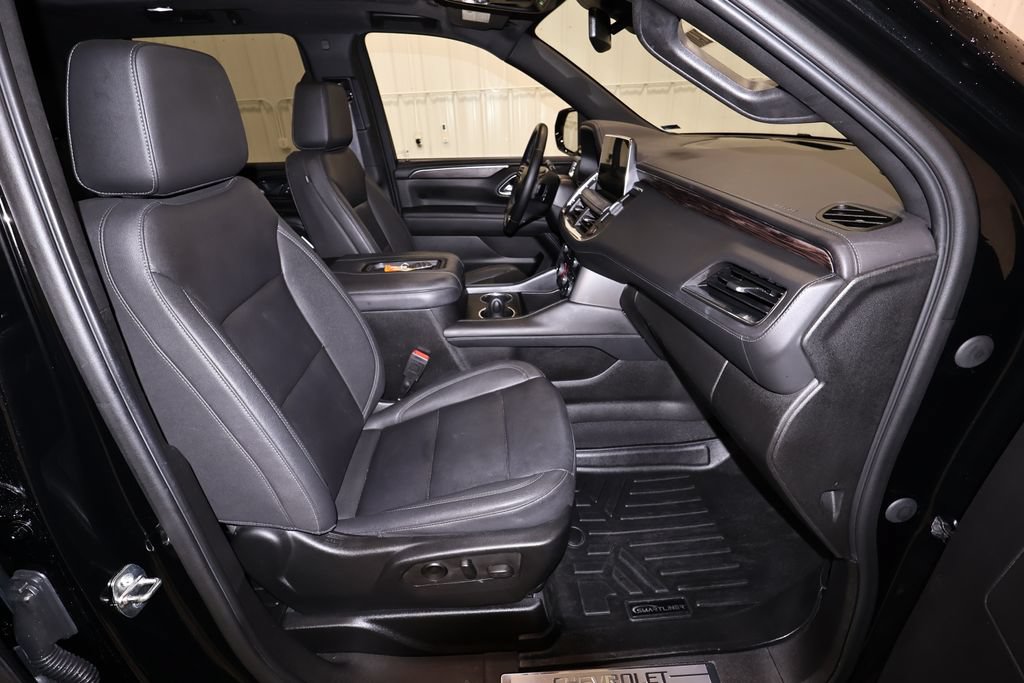 Used 2023 Chevrolet Tahoe Z71 w/ Luxury Package AWD/4WD image 23