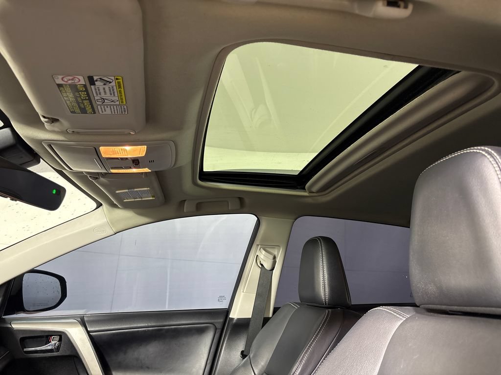 Used 2017 Toyota RAV4 Limited FWD image 33