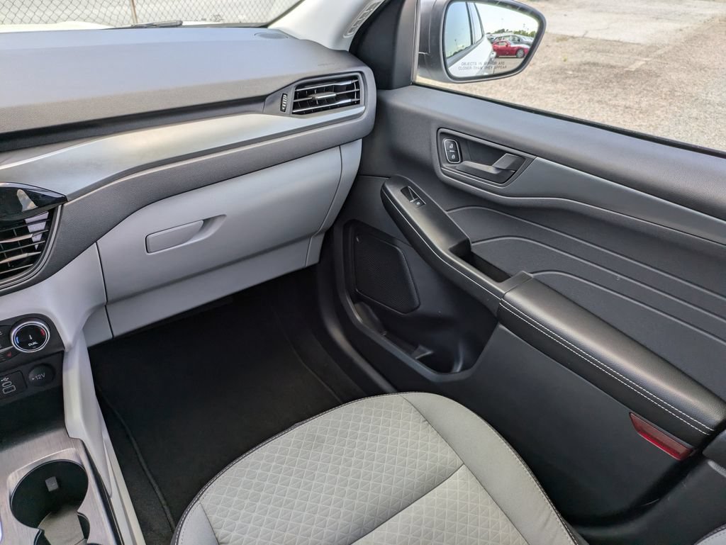 Certified 2025 Ford Escape Active w/ Cold Weather Package FWD image 17