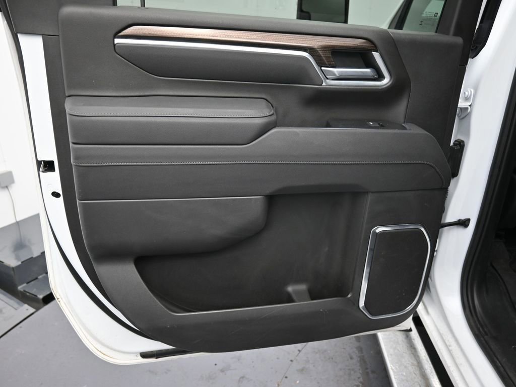 Used 2025 Chevrolet Silverado 2500 LT w/ Convenience Package image 39