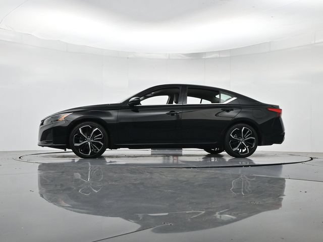 Used 2024 Nissan Altima 2.5 SR FWD image 37
