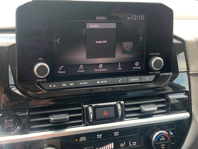 Used 2025 Nissan Pathfinder SV FWD image 17