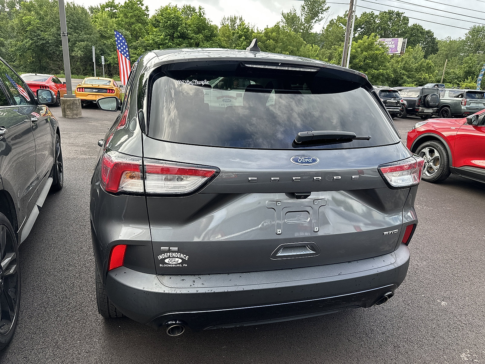 Certified 2022 Ford Escape SE w/ SE Sport Appearance Package AWD/4WD image 3