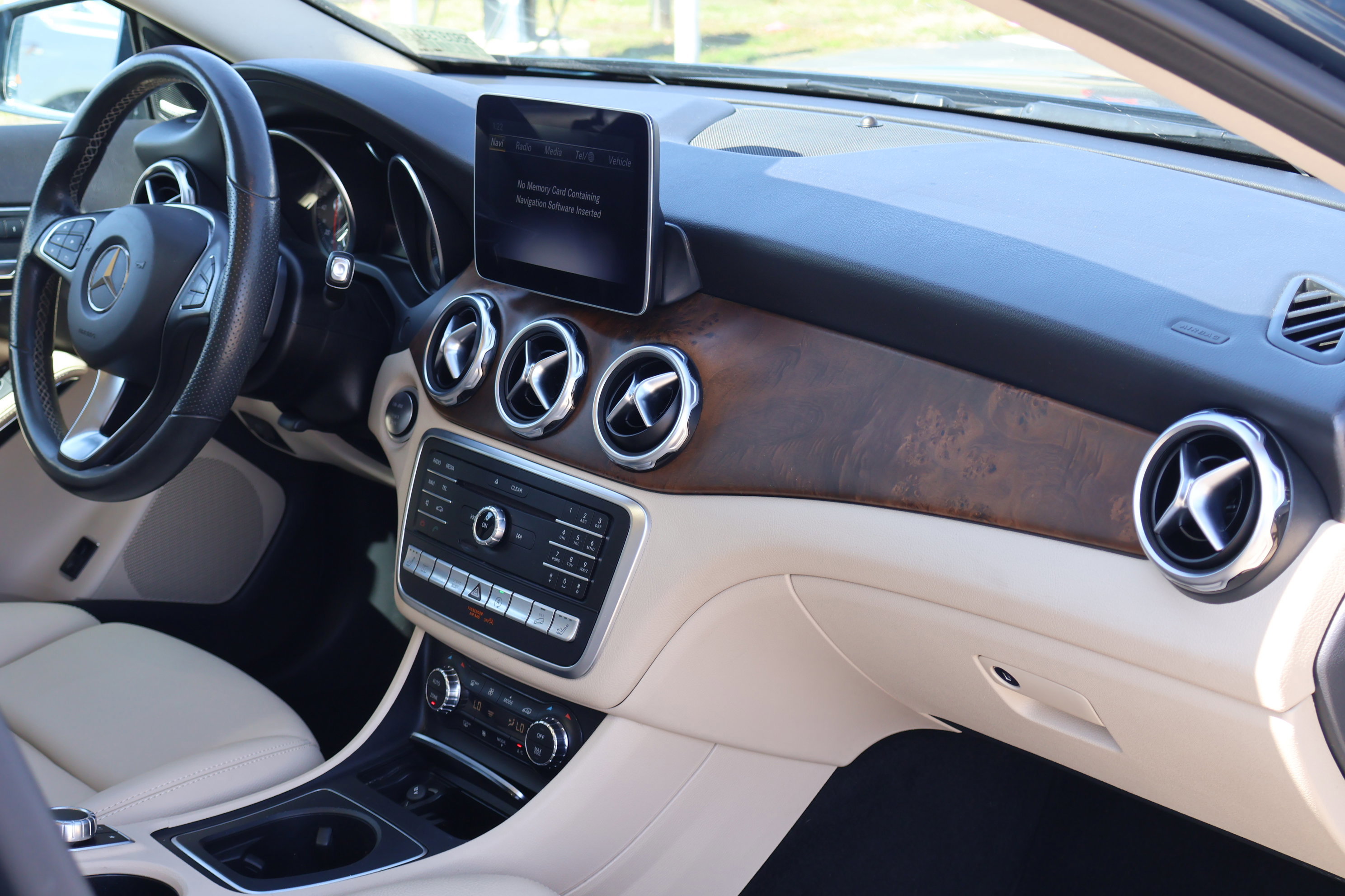 Used 2020 Mercedes-Benz GLA 250 4MATIC image 39