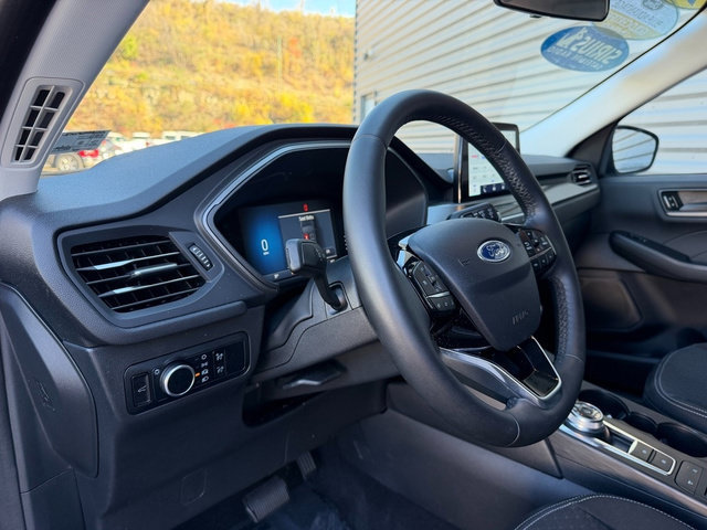 Certified 2023 Ford Escape Active AWD/4WD image 15
