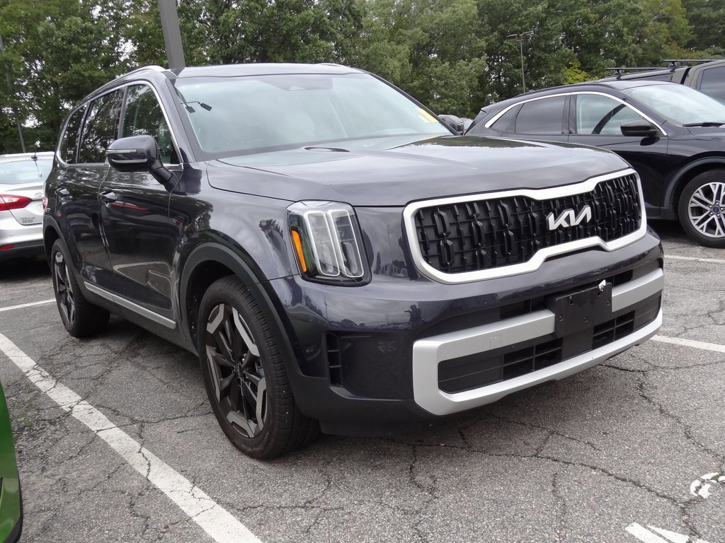 Used 2025 Kia Telluride EX image 3