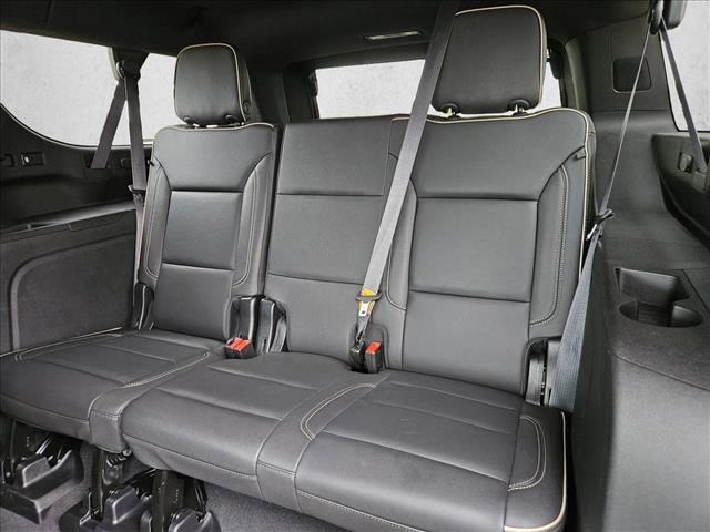 Used 2024 GMC Yukon XL SLT RWD image 16