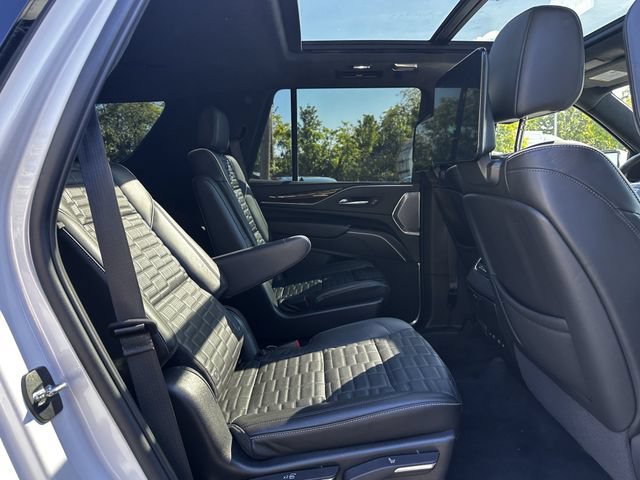 Used 2023 Cadillac Escalade Sport Platinum w/ LPO, ONYX Package AWD/4WD image 38