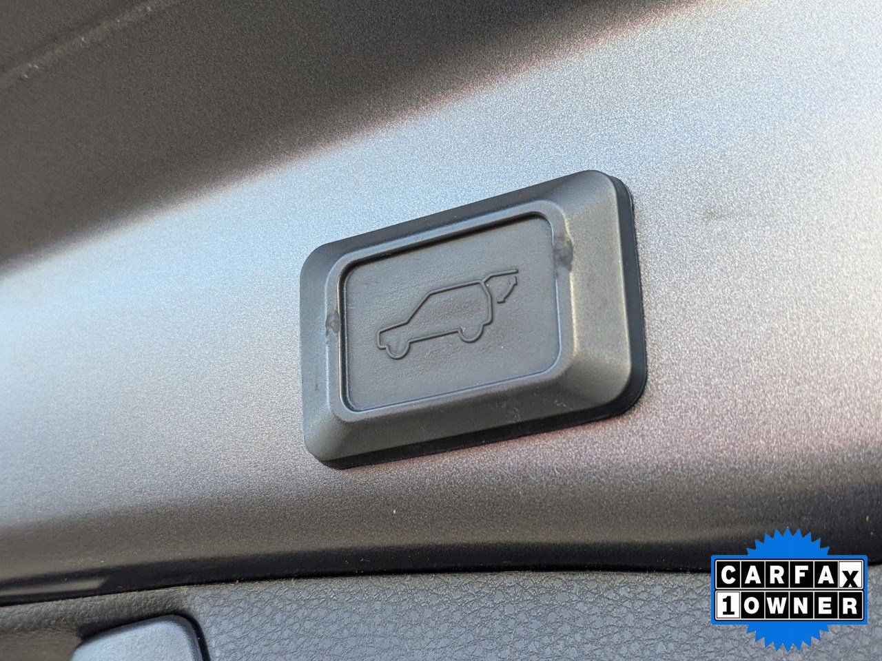 Used 2021 Toyota RAV4 XLE image 14