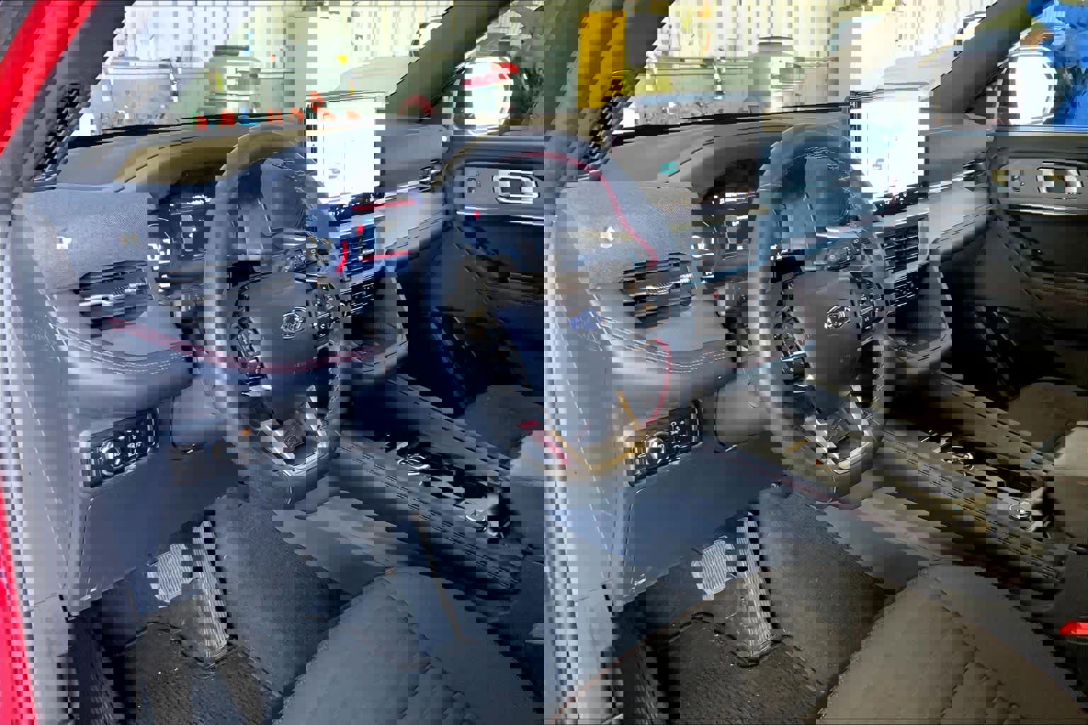 Certified 2025 Ford Explorer ST-Line w/ Premium Package image 16