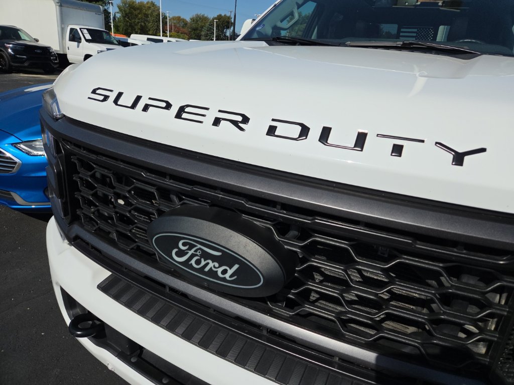 Certified 2023 Ford F350 Lariat w/ Lariat Ultimate Package AWD/4WD image 2