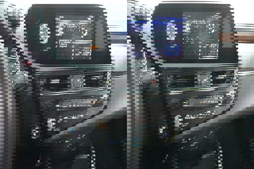 Used 2022 Lexus ES 250 w/ Premium Package image 17