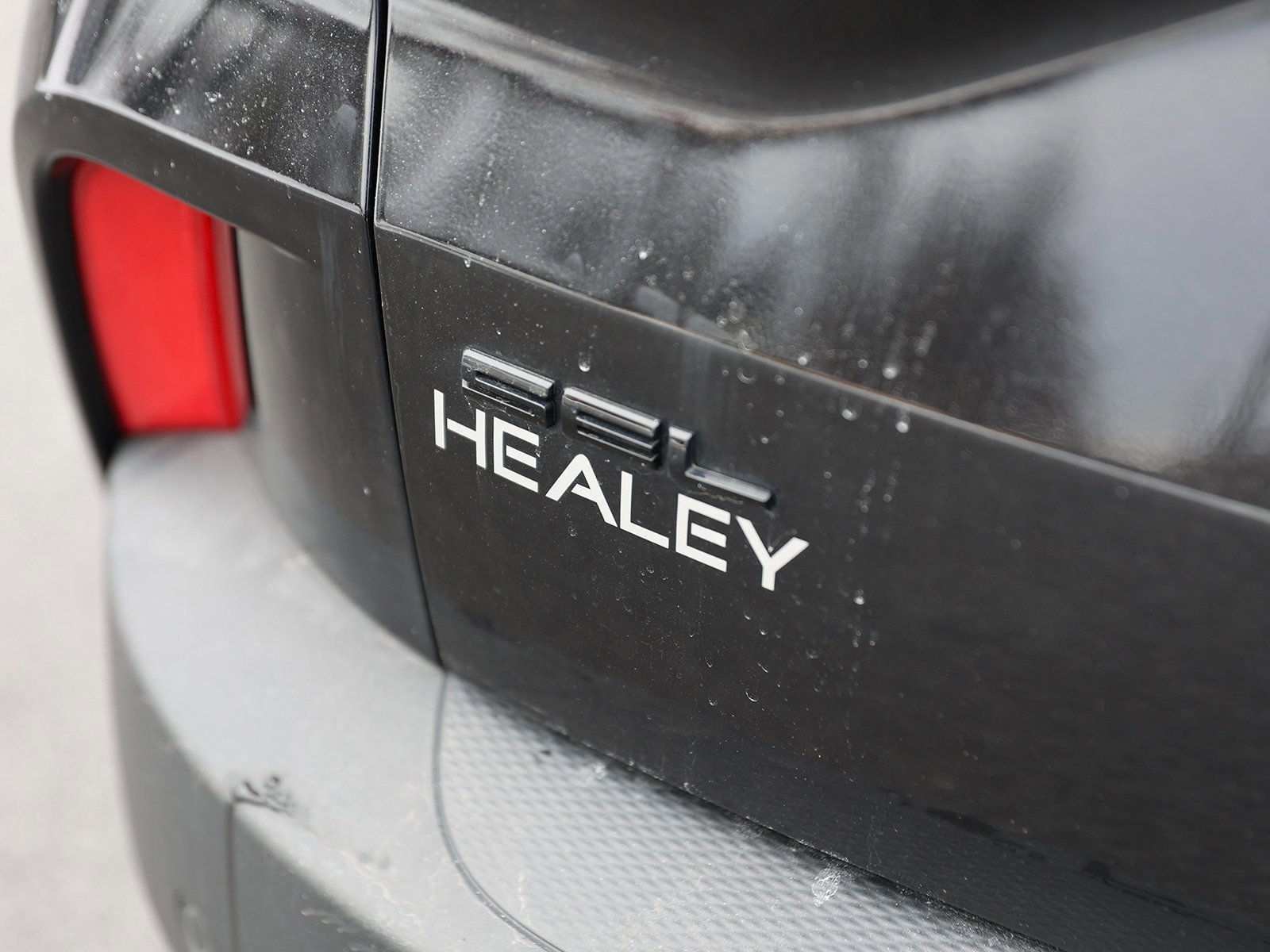 Certified 2022 Ford Escape SEL w/ SEL Stealth AWD Package image 9