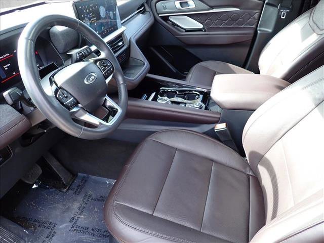 Certified 2025 Ford Explorer Platinum w/ LUX Leather Package AWD/4WD image 13