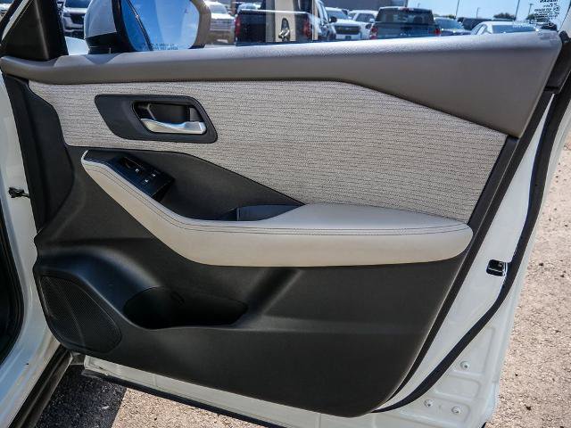 Used 2021 Nissan Rogue SV FWD image 17