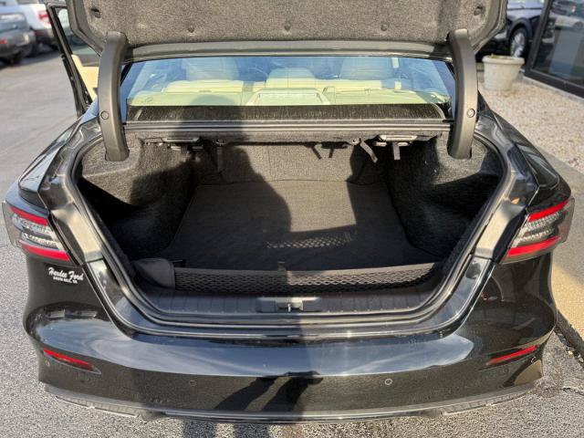 Used 2023 Nissan Maxima SV w/ Floor Mat Group FWD image 17