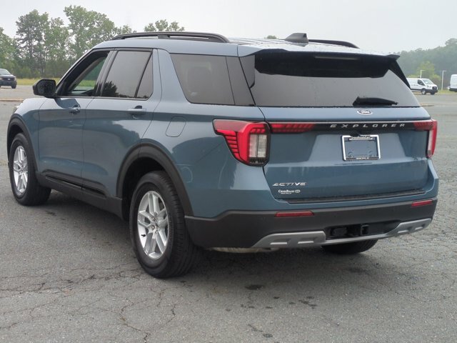 Certified 2026 Ford Explorer Active w/ Active Comfort Package RWD image 6