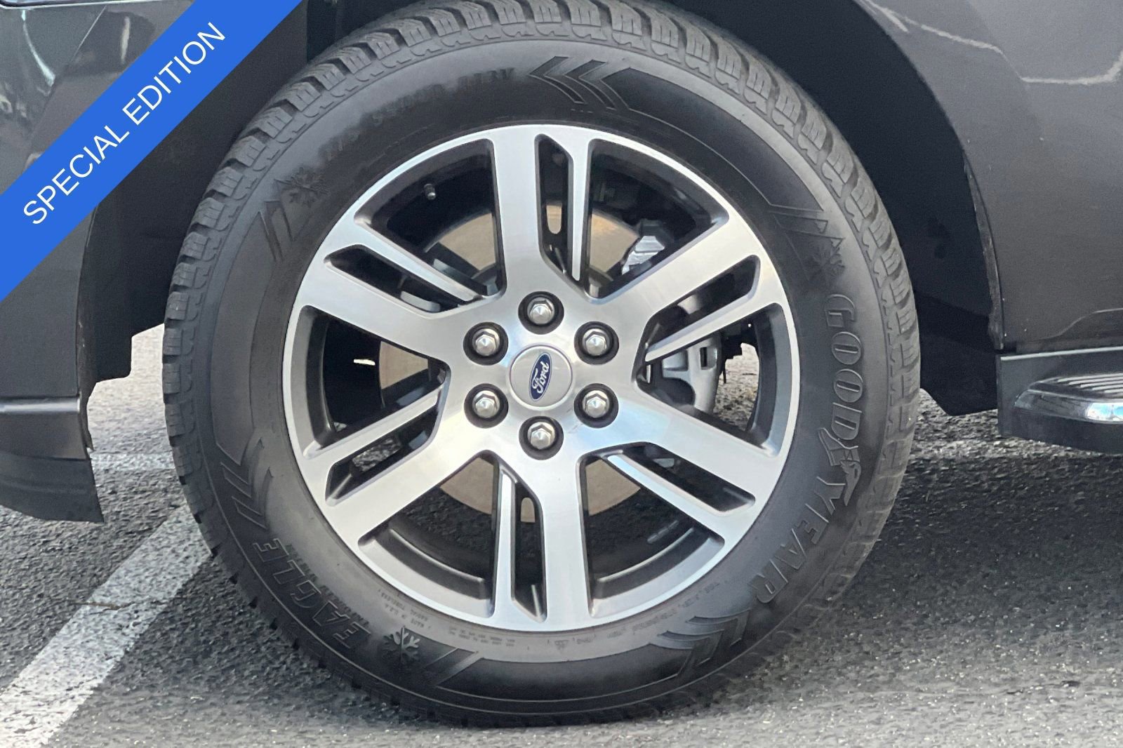 Certified 2023 Ford Expedition Max XLT image 30