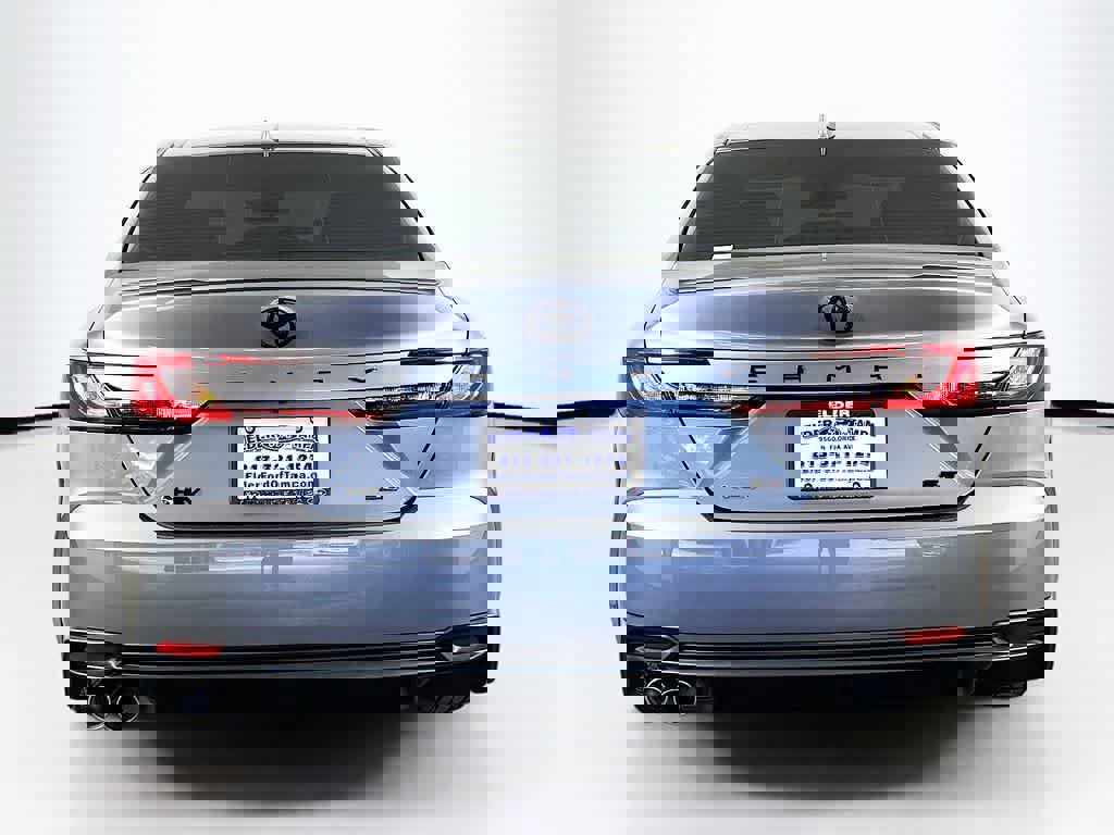 Used 2025 Toyota Camry SE image 5