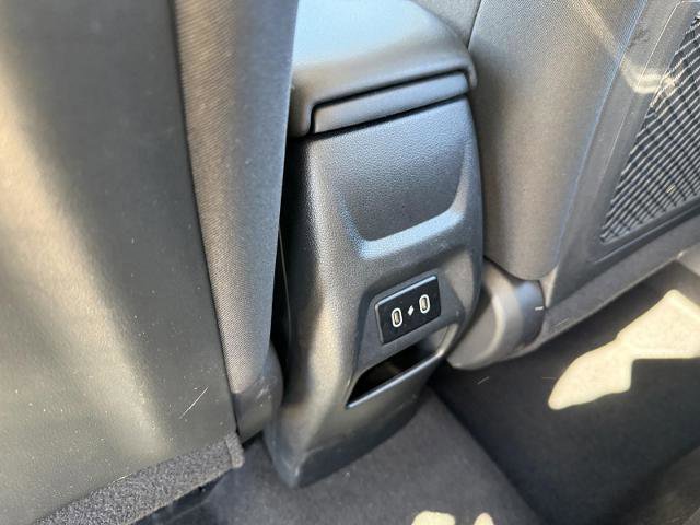 Used 2025 Hyundai Venue SEL image 32