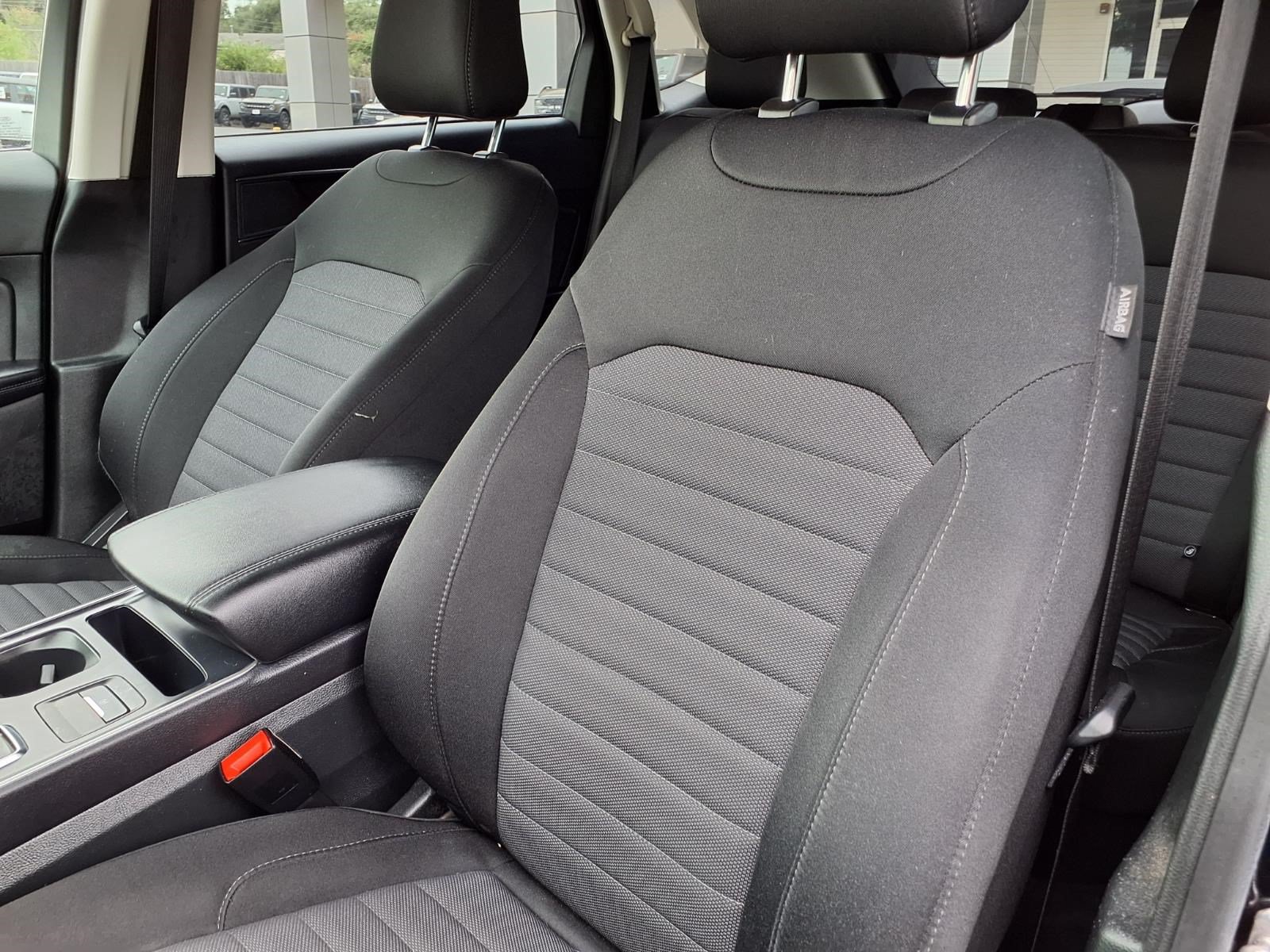 Certified 2024 Ford Edge SE w/ Black Appearance Package AWD/4WD image 15