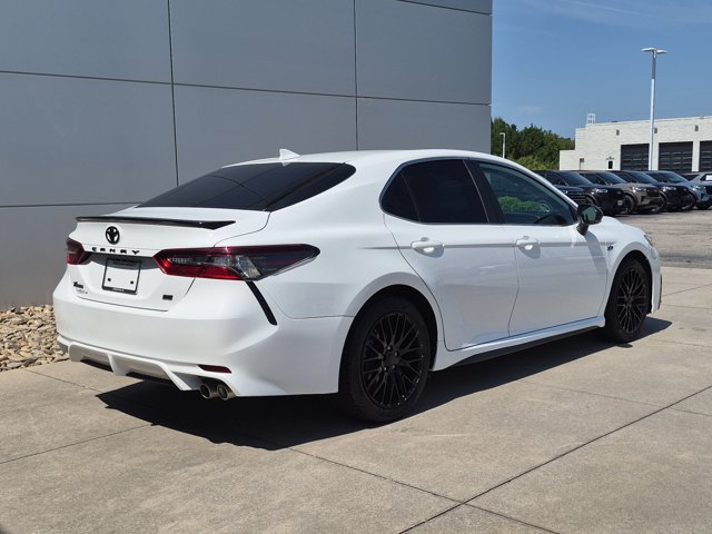 Used 2023 Toyota Camry SE FWD image 4