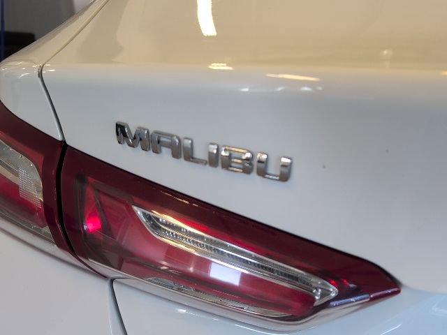 Used 2022 Chevrolet Malibu LT FWD image 32