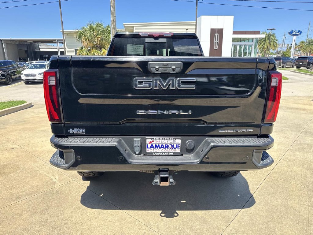 Used 2024 GMC Sierra 3500 Denali Ultimate AWD/4WD image 7
