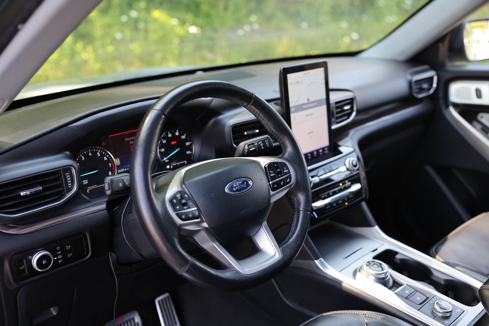 Certified 2023 Ford Explorer Limited w/ Limited Technology Package AWD/4WD image 23