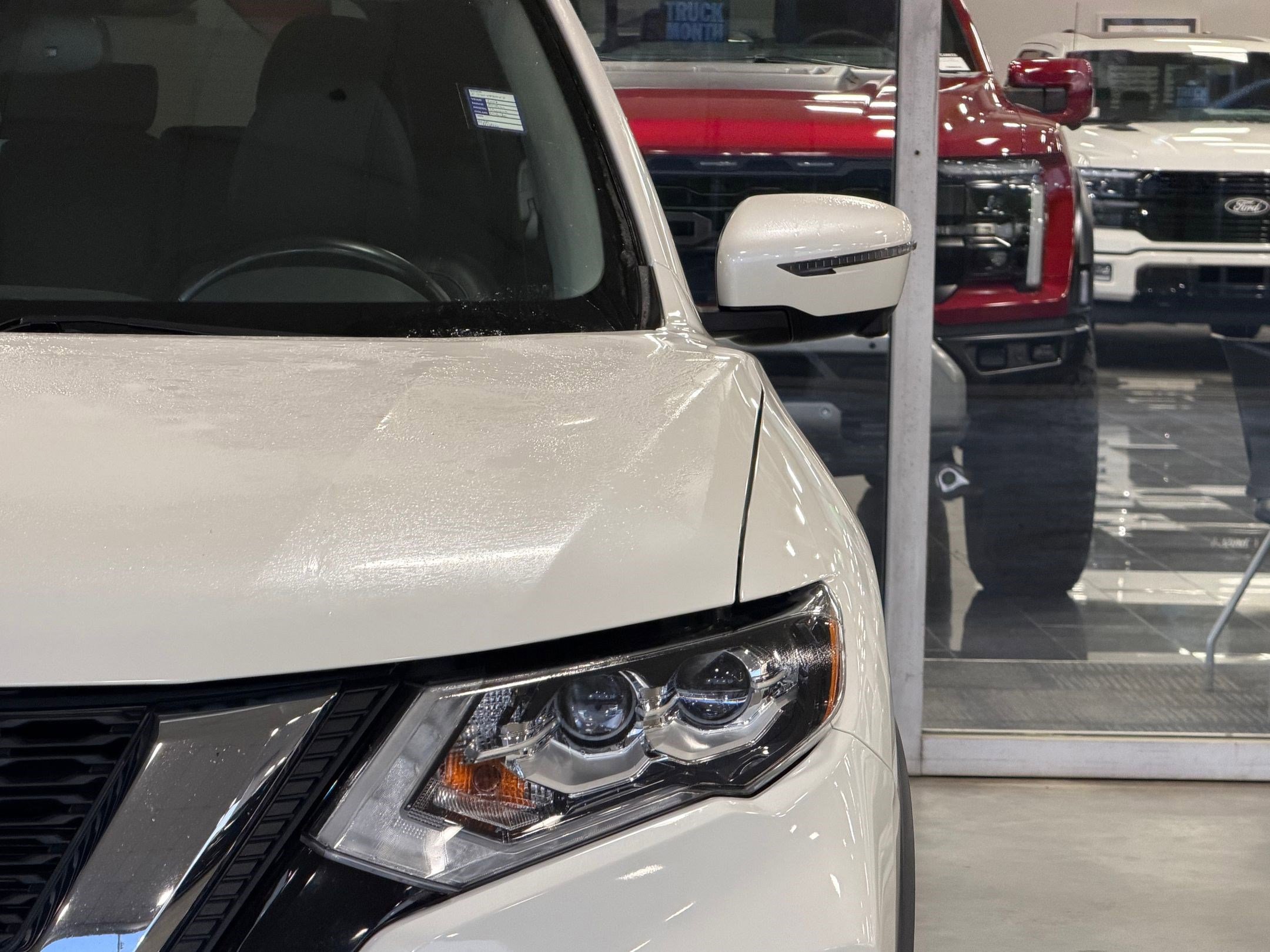 Used 2018 Nissan Rogue SL w/ Premium Package image 11