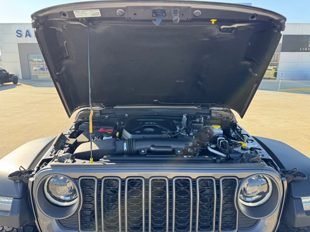 Used 2025 Jeep Wrangler Unlimited Rubicon AWD/4WD image 37