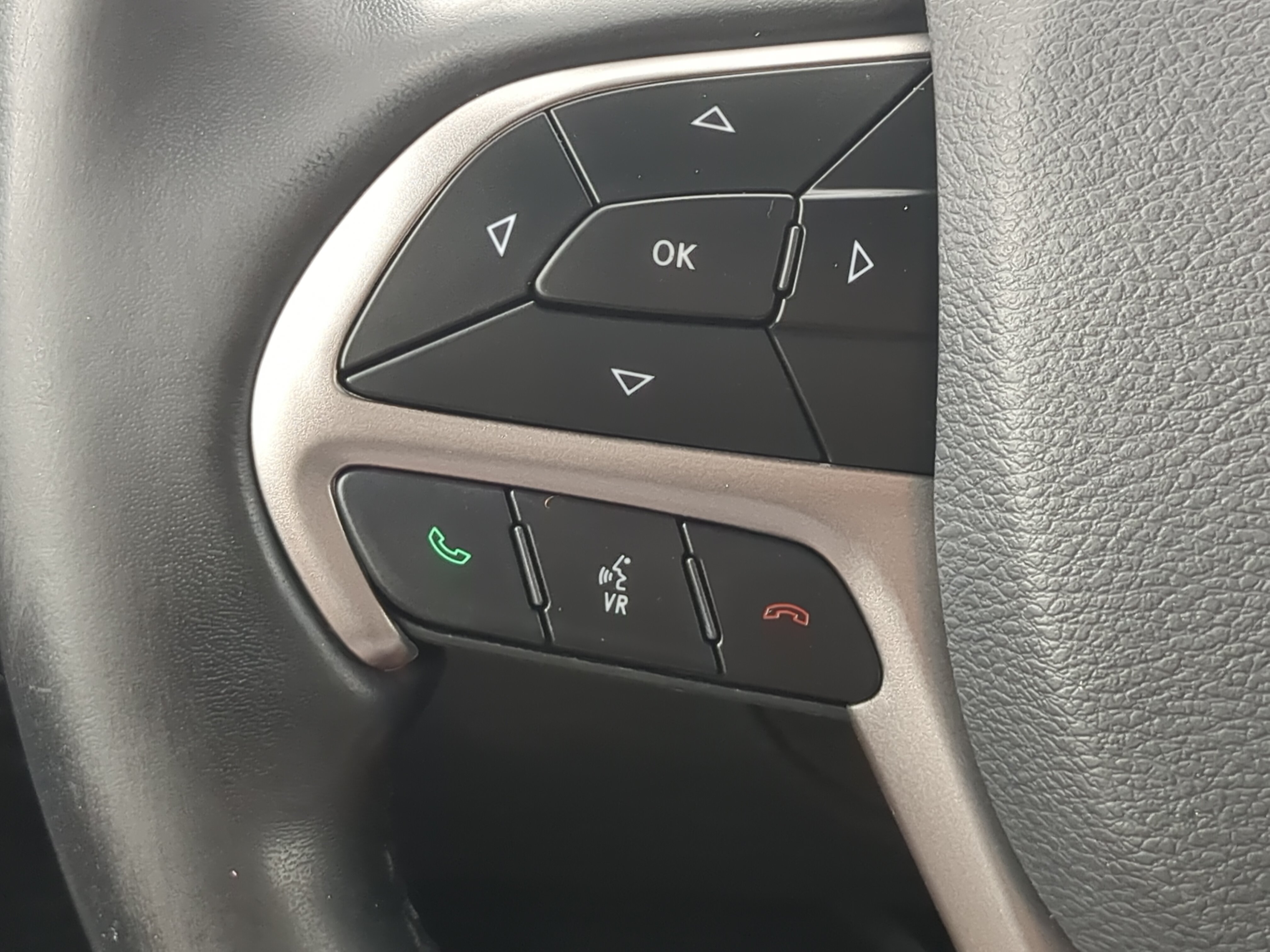 Used 2020 Jeep Grand Cherokee Limited AWD/4WD image 24