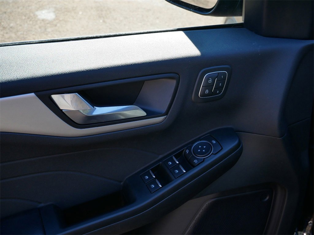 Certified 2022 Ford Escape SEL w/ Technology Package image 14