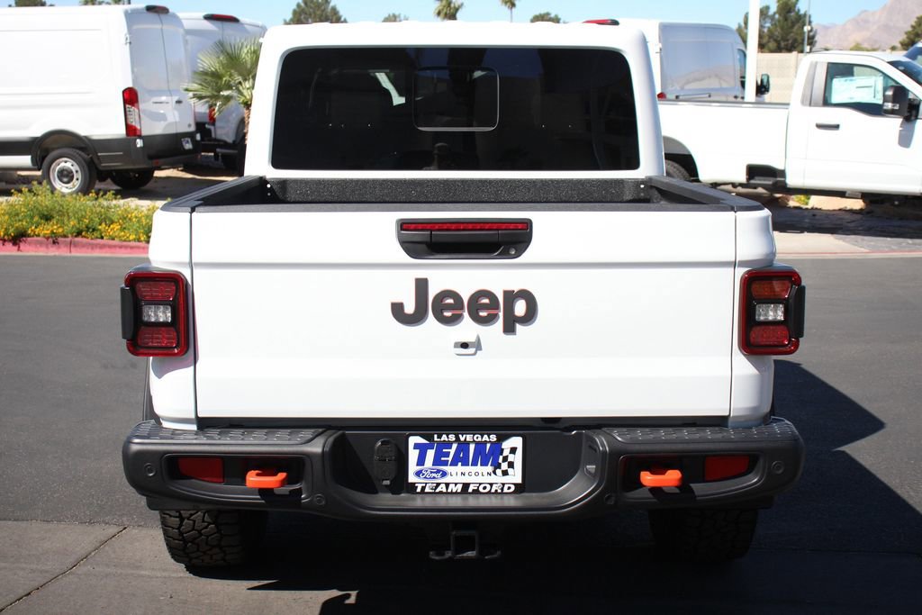 Used 2025 Jeep Gladiator Mojave AWD/4WD image 6