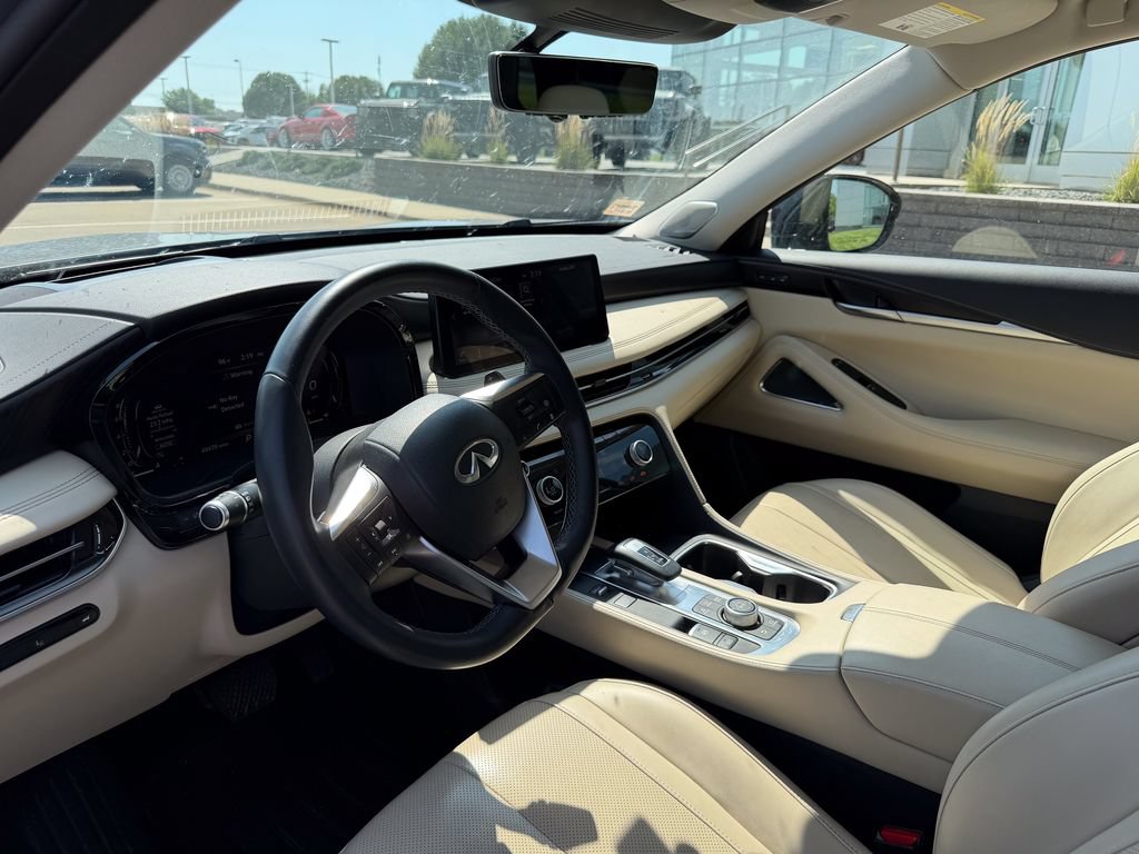 Used 2023 INFINITI QX60 Sensory w/ Vision Package AWD/4WD image 9